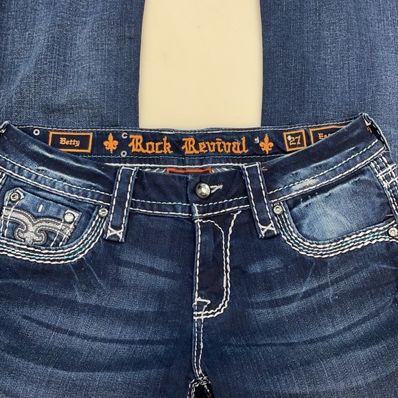 ROCK REVIVAL BETTY EASY BOOT JEANS - Picture 3 of 13